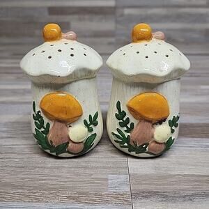 Vintage Merry Mushroom Ceramic Salt And Pepper Shakers Set